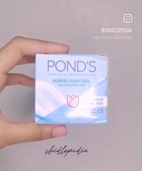 Pond's 
Moisturizer
Moisturizer for oily skin
Oily skin
Oily skin moisturizer
Skincare Best Skin Care Products In Pakistan, Gel Moisturizer, Vitamin E, Vitamins, Moisturizer, Instagram