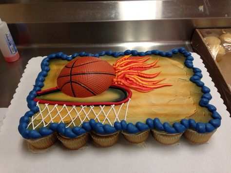 Basketball cake Basketball Cupcake Cakes Pull Apart, Pull Apart Basketball Cupcake Cake, Basketball Cupcake Cake, Basketball Sheet Cake, Basketball Cupcakes, Sheet Cakes Decorated, Pull Apart Cupcake Cake, Basketball Cake, Sheet Cake Designs