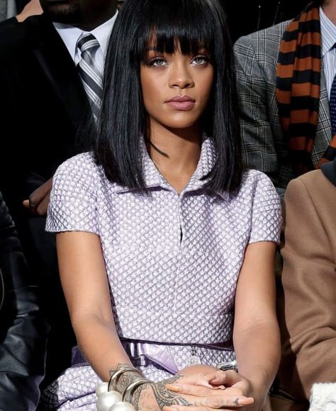 Rihanna Bob, Fringe Hairstyle, Long Fringe Hairstyles, Rihanna Hairstyles, Rihanna Outfits, Rihanna Riri, Rihanna Style, Fringe Hairstyles, Long Fringe