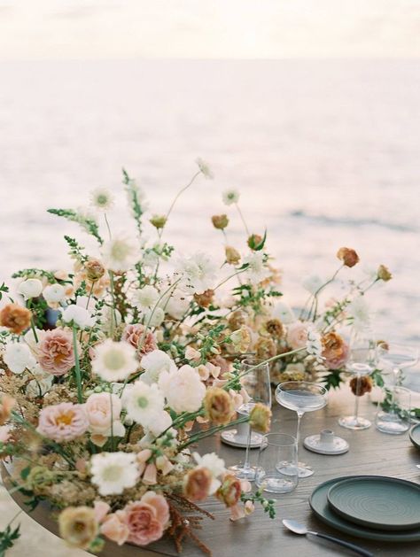 Coastal Wedding Colors, Coastal Wedding Ideas, Liz Martinez, Details Photography, Wedding Tablescape, Wedding Plan, Southern California Wedding, California Coastal, Neutral Wedding