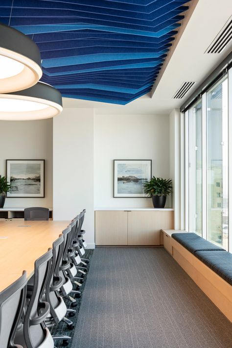 Conference Room Design, Office Ceiling, Acoustic Ceiling, Corporate Interior Design, Open Ceiling, Modern Office Space, Office Interior Design Modern, Modern Office Interiors, Acoustic Design