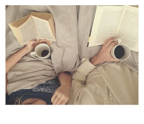 Morning Coffee In Bed Couple, Reading Aesthetic Couple, Couple Reading In Bed, Reading Couple Aesthetic, Couple Reading Aesthetic, Couples Reading Together, Cozy Couple Aesthetic, Coffee In Bed Aesthetic, Henry Aesthetic