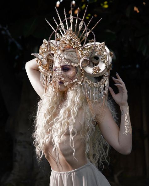 Horned Headdress, Sun Queen, Demon Makeup, Gold Masquerade Mask, Masquerade Outfit, Pink Tumblr Aesthetic, Goth Makeup, Head Jewelry, Dark Makeup