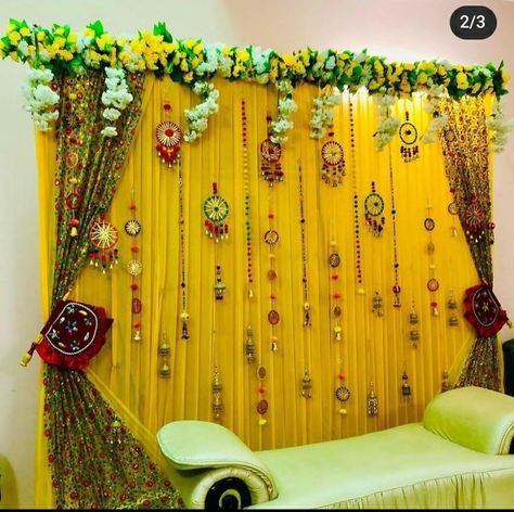 Mehndi Background Decoration, Mehndi Background, Diy Mehndi Decorations, Background Decoration Ideas, Haldi Decoration Ideas At Home, Mehndi Decorations, Leaf Decor Wedding, Haldi Decoration Ideas, Haldi Ceremony Decorations