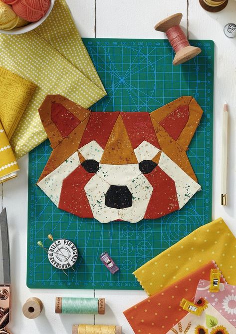 Red Panda Quilt Patterns, Fpp Quilt Patterns, Epp Projects, Panda Quilt, Quilt Animals, Patchwork Quilting Designs, Paper Pieced Quilt Patterns, Foundation Paper Piecing Patterns, English Paper Piecing Quilts