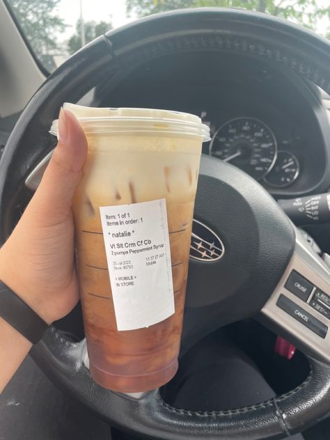 vt salted carmel cream cold brew with two pumps of peppermint 😛 Cream Cold Brew, Peppermint Syrup, Salted Carmel, Starbucks Order, How To Order Starbucks, Starbucks Recipes, Starbucks Drinks, Cold Brew, Peppermint