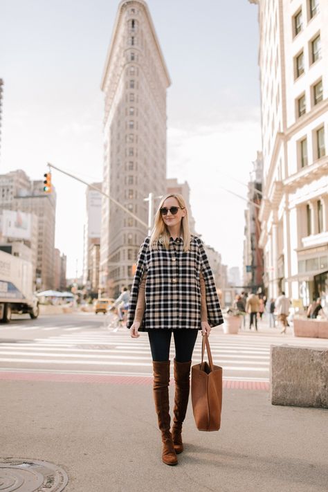 The best cape for Fall. See how to style a cape or poncho for Fall. This plaid print cape is the perfect addition to complete a preppy Fall outfit. Camel Cape Outfit, Cape Outfits For Women, Cape Coat Outfit, Preppy Fall Fashion, Cape Outfit, Camel Sweater, Kelly In The City, Preppy Sweater, Nordstrom Sale