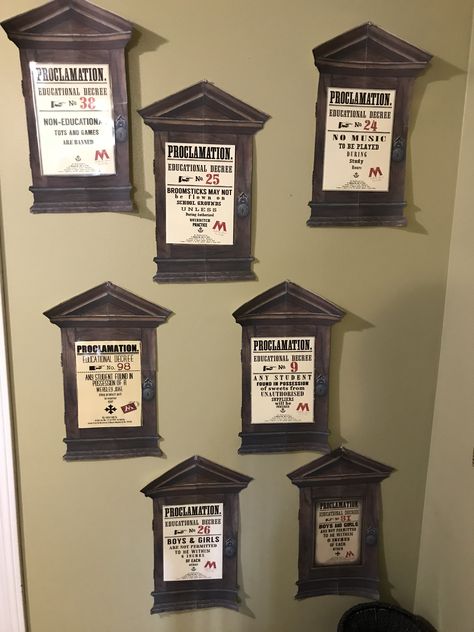 I found these amazing printable proclamations and frames on Etsy. It only came with three printable proclamations so I printed several free ones from Pinterest. Harry Potter Proclamation Printable Free, Wand Shelves, Easy Diy Harry Potter Decorations, Diy Harry Potter Decorations, Harry Potter Decorations Diy, Snow Globes Christmas, Harry Potter Craft, Harry Potter Decorations, Harry Potter Halloween Decorations