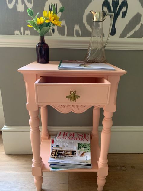 Peach Upcycled Furniture, Pastel Side Table, Pink Bedside Table, Side Table Redo, Vintage Chairs Makeover, Pink Bedside Tables, Pink Painted Furniture, Green Bedside Table, Peach Bedroom