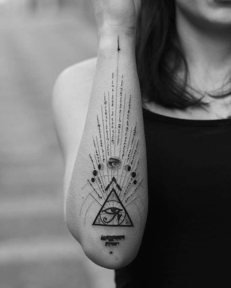 Egypt Inspired Tattoo, Ancient Tattoo Ideas Mythology, Egypt Mythology Tattoo, Ancient Egypt Tattoo Design, Avatar Decorations, Egyptian Mythology Tattoo, Geometric Eye Tattoo, Seeing Eye Tattoo, Eye Of Horus Tattoo