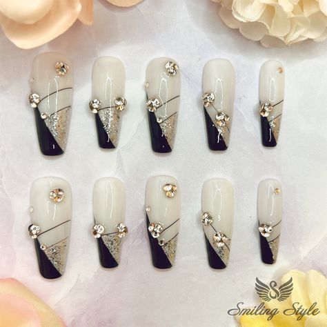 "Smiling Style's press-on nails are all 100% HANDMADE. Each set comes with 10 pieces of handmade press-on nails. Standard US shipping takes 3-5 business days. International shipping would take longer from 10 to 20 business days. Made with the highest quality gel tips and products to make the nails sturdy, durable, and reusable. Our key features include waterproof, flexibility, and lightweight for comfortable wear. Easy to apply and remove for multiple wears. Please remember that you are responsible for measuring your nails correctly and ordering accordingly. For nail measurements check the \"Sizing Guide\". Please note that colors may be different from the actual product due to pictures lighting and computer screen. Due to all products being handmade, there might be slight variations on th Black And White Nails Easy, Bali Nails, Nail Making, Nail Art Stencils, Beige Nails, White Nail Art, Classy Acrylic Nails, Pretty Nail Art Designs, Really Cute Nails