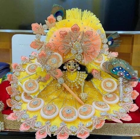 Laddugopal dress Janamasthmi Decorations, Ladu Gopal Dress Hand Work, God Outfits, Kanha Dress, Puja Decor, Krishna Dress, Iskcon Krishna, Janmashtami Decoration, Laddu Gopal Dresses