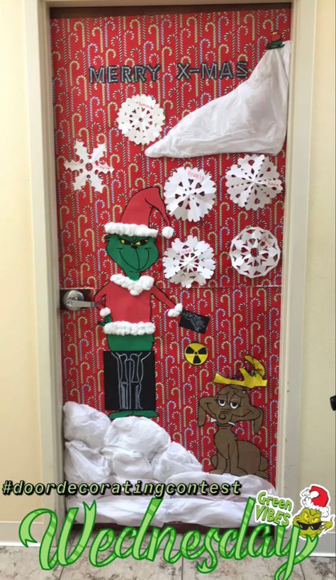 Went wirh The Grinch with a x-ray twist! Radiology Christmas Door, Grinch Door Decorations, Grinch Door, Holiday Door Decorations, Door Decorating Contest, Door Decorating, Holiday Door, Door Decoration, The Grinch