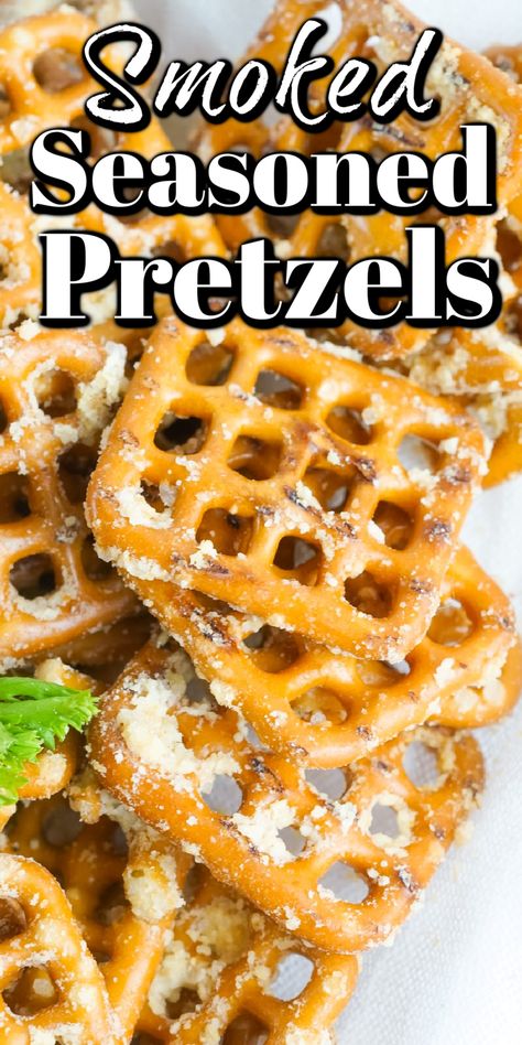 Smoked Foods For A Crowd, Smoked Pretzels Recipe, Smoked Snack Mix Recipes, Flavored Pretzels Recipes, Smoked Crackers, Smoked Pretzels, Flavored Pretzel Recipes, Manly Snacks, Snack Mixes For A Crowd