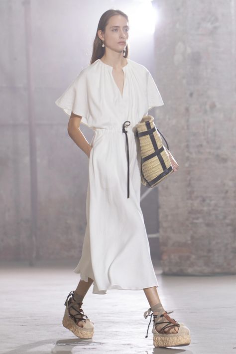 Altuzarra Spring 2021 Ready-to-Wear Collection - Vogue Moda Paris, Fashion Show Images, Live Fashion, 2021 Fashion, 가을 패션, Fashion Show Collection, Vogue Paris, Looks Style, Large Fashion