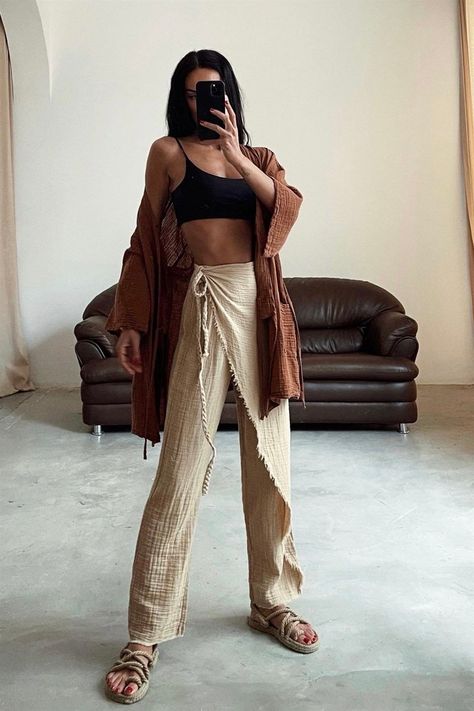 Pantalon tissé naturel pantalon boho pantalon d'été - Etsy France Brown Cotton Pants, Look Hippie Chic, Estilo Hippie Chic, Mode Pop, Look Boho Chic, Bohemian Pants, Estilo Hippie, Mode Boho, Pants Summer