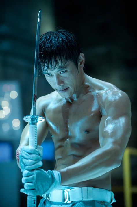 Byung-hun Lee in G.I. Joe: Retaliation. I went to see this movie tonight and this guy stole the show with his hotness! Wonder Woman Workout, Joe Movie, Byung Hun Lee, Gi Joe Movie, Lee Byung Hun, Fear Of Flying, Jung So Min, Shadow Photos, Hot Asian Men