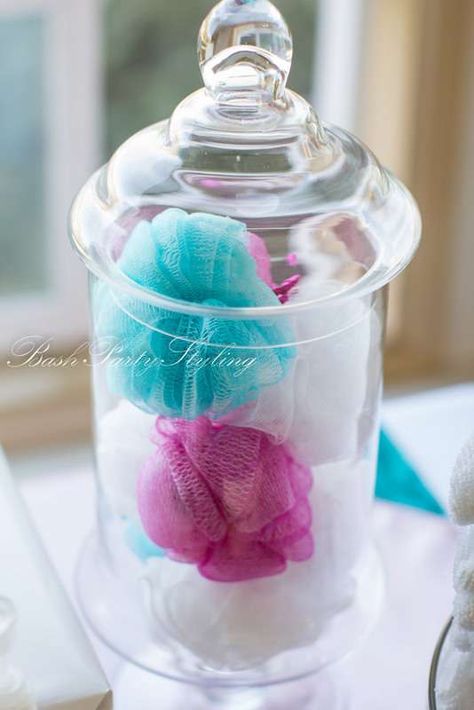 Loofah Storage Ideas, Spa Party Decorations, Pretty Jars, Spa Day Party, Spa Stuff, Kids Spa Party, Girl Spa Party, Kids Spa, Spa Birthday Parties