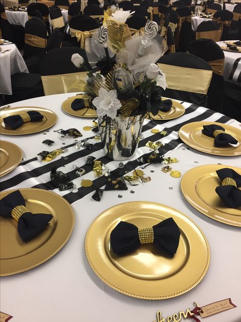 Black And Gold Table Setting, Black And Gold Centerpieces, Black And Gold Table, Bow Tie Party, Gold Table Setting, 50th Birthday Party Decorations, Fest Temaer, 50th Bday, Gold Party Decorations