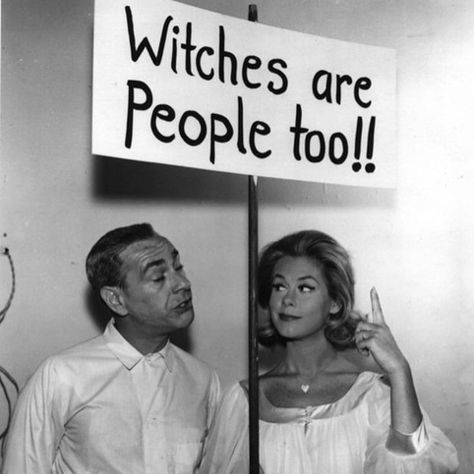 Cartoon Halloween Costumes, Horror Fanatic, Elizabeth Montgomery, Horror Lovers, Witchy Fashion, The Good Witch, Season Of The Witch, Witch Aesthetic, Witchy Woman