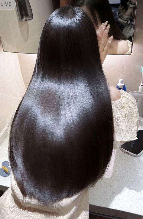 Long Shiny Hair, 얼짱 소녀, Beauty Goals, Silky Hair, Dream Hair, Shiny Hair, Aesthetic Hair, العناية بالشعر, Brushing