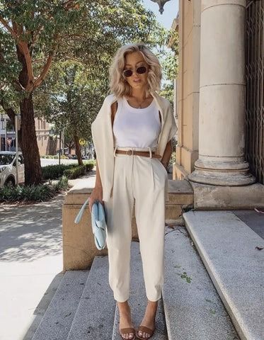 How to Find and Wear Your Perfect Neutral – Current Boutique Winter Outfits 2020, Cream Trousers, Tapered Trousers, Spring Fashion Trends, Dress Trousers, Dressy Casual, Light Denim, Preppy Outfits, Pleated Dress