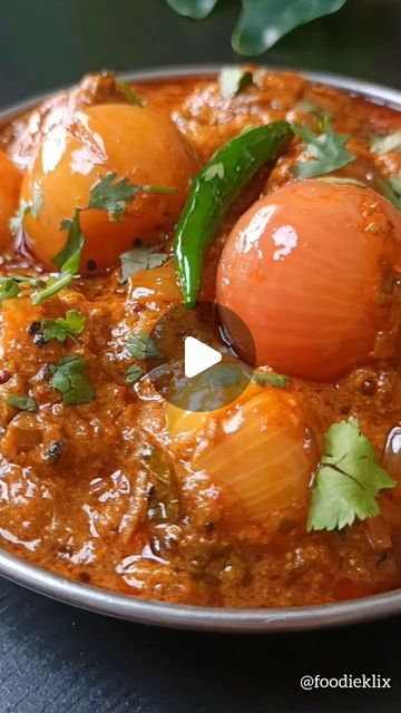 Baby Onions Recipes, Suran Sabji Recipe, Subji Recipe, Veg Sabji Recipe, Indian Fruit Salad Recipe, Kashmiri Chilli, Kasuri Methi, Veg Curry, Spicy Snacks Recipes