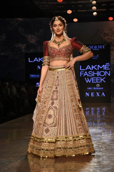 Saiee Manjrekar is elegance personified as she makes her debut walk at the Lakme Fashion week 2020!   #SaieeManjrekar @saieemmanjrekar Lakme Fashion Week 2020, India Outfits, Rajasthani Dress, Nikkah Dress, Wedding Lehenga Designs, Indian Bride Outfits, Bridal Lehenga Collection, Indian Bridal Lehenga, Indian Saree Blouses Designs