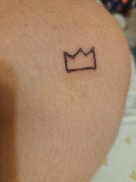 Technoblade Crown Tattoo, Technoblade Inspired Tattoos, Tattoo Ideas Minecraft, Mcyt Tattoo Ideas, Dreamsmp Tattoo, Tattoo Ideas Technoblade, Wilbur Soot Tattoo Ideas, Mcyt Tattoo, Ranboo Tattoo