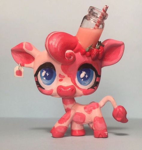 Lps Customs Ideas, Lps Drawings, Material Gworl, Lps Popular, Lps Custom, Custom Lps, Lps Customs, Lps Toys, Strawberry Cow