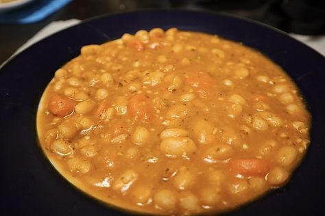 Fasolatha Soup, Greek White Bean Soup, Mediterranean Sides, Greek Dinner, White Bean Soup Recipes, Greek Dinners, Food Sushi, Northern Beans, Dry Beans