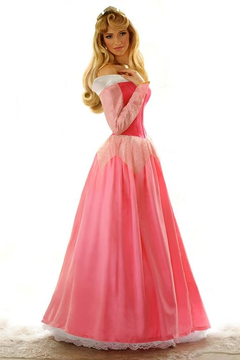 Princess Aurora Putri Aurora, Aurora Costume, Disney Princess Cosplay, Sleeping Beauty Princess, Disney Princess Costumes, Princess Cosplay, Disney Princess Dresses, Disney Sleeping Beauty, Disney Cosplay