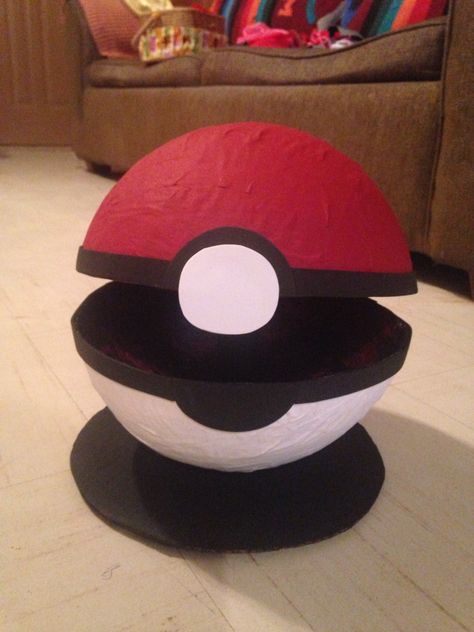 Pokéball valentine box Poke Ball Valentines Boxes, Pokemon Valentines Boxes For Boys, Pokeball Valentine Box Ideas, Pokemon Suprise, Pokemon Valentine Box Ideas, Surprise Pokemon, Pokemon Valentines Box, Pokemon Valentines, Unique Valentine Box Ideas