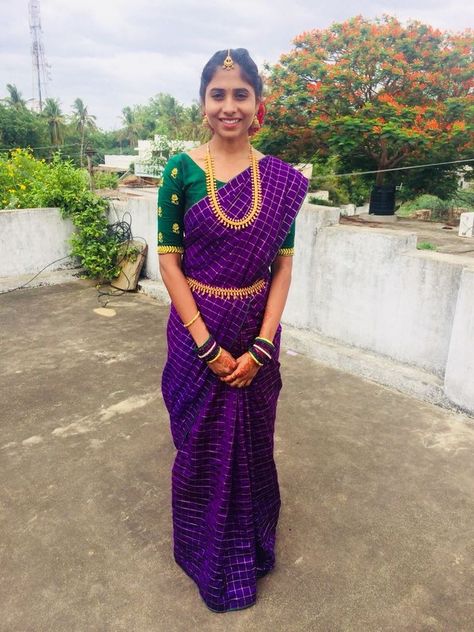 Violet And Green Outfit, Violet Saree Blouse Combination, Violet Pattu Saree, Violet Saree Contrast Blouse, Purple Pattu Saree, Purple Saree Blouse Combination, Violet Silk Saree, Violet Saree, Saree Combination