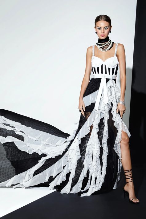 Alice + Olivia Spring 2024 Ready-to-Wear Collection | Vogue Heavy Clothing, Black Tie Attire, Red Silk Dress, Catwalk Collection, Black Slip Dress, Alice And Olivia, Feather Dress, Couture Runway, Spring 2024