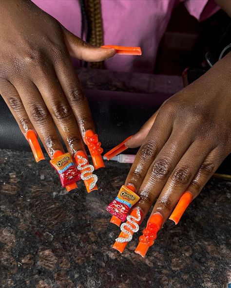 𝒮𝐻𝒜𝐸 𝐼𝑀𝒜𝒩𝐼💙 (@_slaybyshaee) • Instagram photos and videos Cheeto Nails, It Nails, Food Nails, Lay Lay, Dd Osama, Frito Lay, Colorful Nails, Nails Salon, Nails Designs