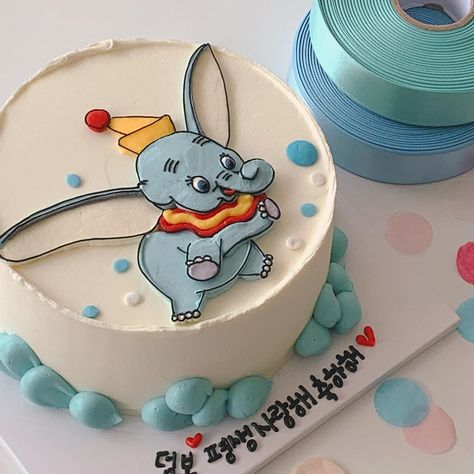 Modern Birthday Cakes, Artist Cake, Disney Birthday Cakes, Mini Cakes Birthday, Cartoon Cake, Dog Cakes, Simple Birthday Cake, Baby Birthday Cakes, Pretty Birthday Cakes