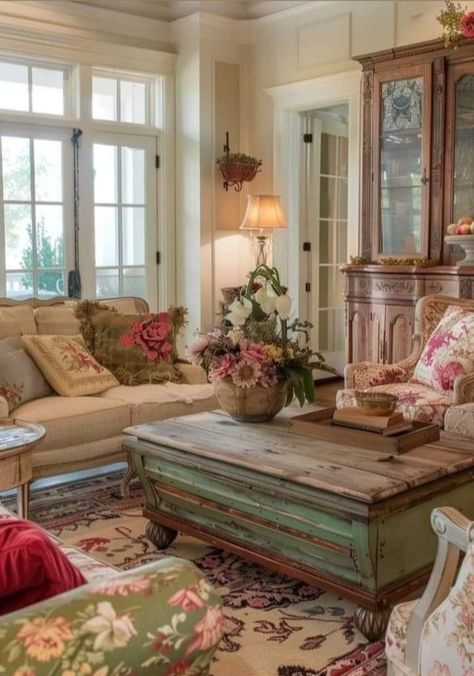 Country Cottage Living Room Decor, Rustic French Country Living Room, French Countryside Decor, French Cottage Living Room, English Cottage Living Room, Invisible House, Cottagecore Interior, Fancy Living Rooms, Countryside Decor