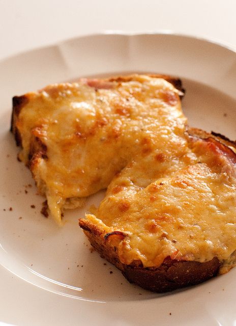 Vegemite Recipes, Cheese Toast Recipe, Cheese On Toast, Perfect Grilled Cheese, Cheese Sandwich Recipes, Toast Toppings, Cheese Toast, Cheese Sandwich, On Toast