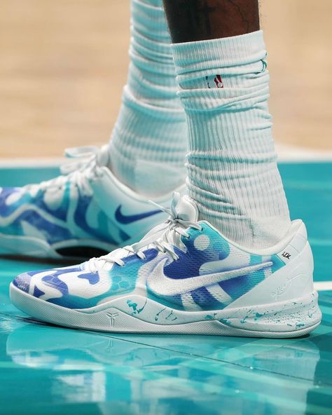 Brandon Miller’s “Halo” Kobe 8 customs are 🥶🥶🥶 | Instagram Kobe 8 Halo, Kobe 8 Shoes, Brandon Miller, Basketball Shoes Kobe, Bball Shoes, Hoop Shoes, Bb Shoes, Kobe 8, Sports Attire