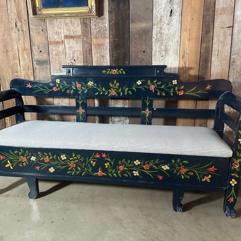 A lovely original hand painted pine bench settle. Traditional Hungarian tulip and floral design, on a deep blue background. Newly upholstered bench seat in blue ticking (FR). The seat pulls out to reveal open storage space, or pull out bed! 👉message for further details 👌 #bench #seating #daybed #hungarian #floral #floraldesign #upholstered #storage #love #interiorstyling #interiores #style #interiordecor #home #antique #vintage #handpainted #belvoirantiques Painted Storage Bench, Painted Garden Bench Ideas, Diy Upholstered Daybed, Bench Painting Ideas, Painted Wooden Bench, Bench Makeover, Entrance Bench, Painted Outdoor Furniture, Pine Bench