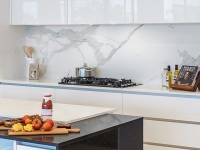 Groutless Tiles in Perth | Porcelain Splashback TIles | WA GlassKote Porcelain Splashback Kitchen, Large Tile Splashback Kitchen, Groutless Tile Backsplash, Tile Splashback Kitchen, Groutless Tile, Splashback Kitchen, Contemporary Townhouse, Flat Kitchen, Tile Splashback