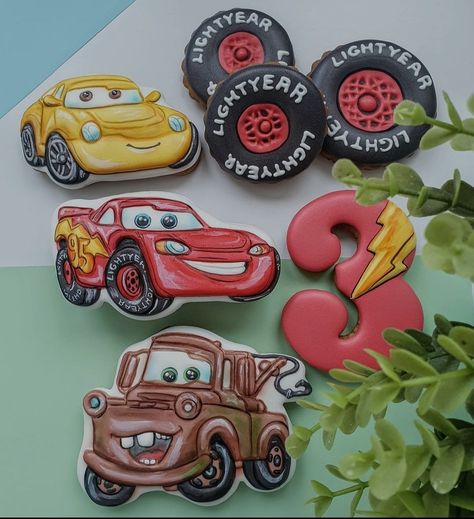 Queen Cookies, Lightning Mcqueen Birthday Cake, Cafe Idea, Disney Cars Birthday, Movie Party, Cars Movie, Cars Birthday, Cookie Art, Lightning Mcqueen