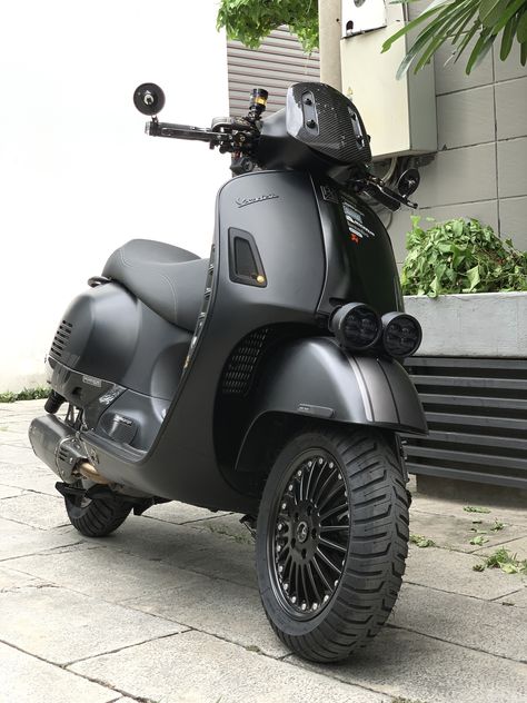 Vespa Gts 300 Custom, Vespa 300 Gts, Vespa Black, Black Vespa, Electric Vespa, Motor Vespa, Vespa 300, Vespa Custom, Vespa Gtv