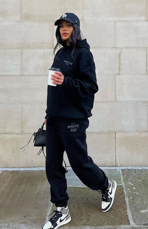 Jogging Outfit, Sweats Outfit, Sweatpants Outfit, Letter Print Hoodie, Athleisure Outfits, Streetwear Fashion Women, Hoodie Outfit, White Fox, Outfits Casual