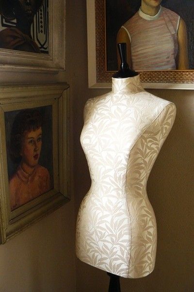 Classic Elegant Corset Laced Mannequin Fashion Mannequin Aesthetic, Dressform Decor, Mannequin Diy, Wedding Dress Display, Custom Dress Form, Sewing Dress Form, Elegant Corset, Antique Dress Form, Sewing Form