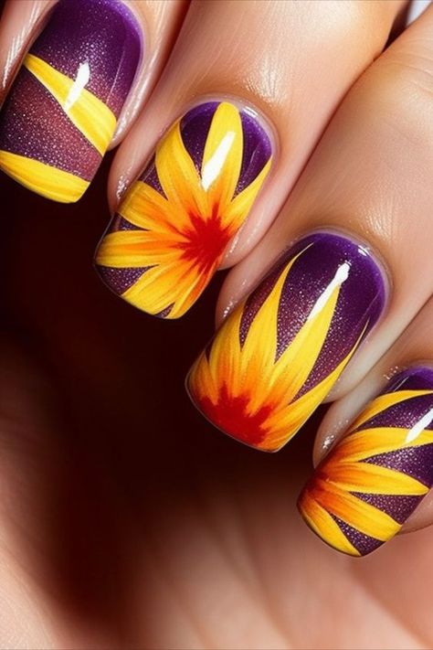 Dark Sunflower Nails, Purple Sunflower Nails, August Colors Nails, Square Nail Designs Short, August Gel Nails, End Of Summer Nails Ideas, Cute Sunflower Nails, Easy Nail Polish Ideas, Sunflower Nails Design