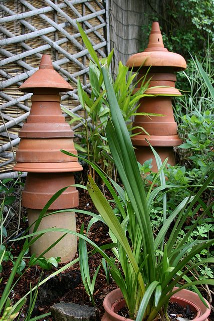 terra cotta pot temples | Flickr - Photo Sharing! Pagoda Garden, Terra Cotta Pot, Garden Totems, Japanese Garden Design, Asian Garden, Garden Whimsy, Garden Deco, Have Inspiration, Garden Yard Ideas