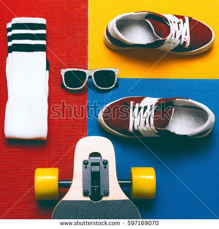 Set skateboarder. Sneakers, socks, skateboard. Eyeglasses. Urban fashion Sneakers Socks, Skateboard Clothes, Urban Style Outfits, Fashion Background, Sneakers And Socks, Knitted Swimsuit, Balance Board, Skateboarder, Tropical Design