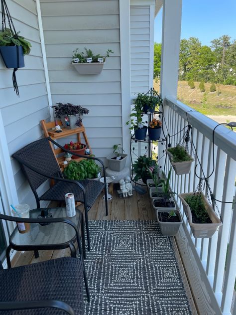 Small Plant Patio, Cute Small Porch Ideas, Patio Privacy Ideas Cheap Apartment, Apartment Patio Ideas On A Budget, Small Balcony Ideas On A Budget, Apartment Patio Garden Ideas, Dollar Tree Furniture, Apartment Outside, Small Patio Ideas Townhouse